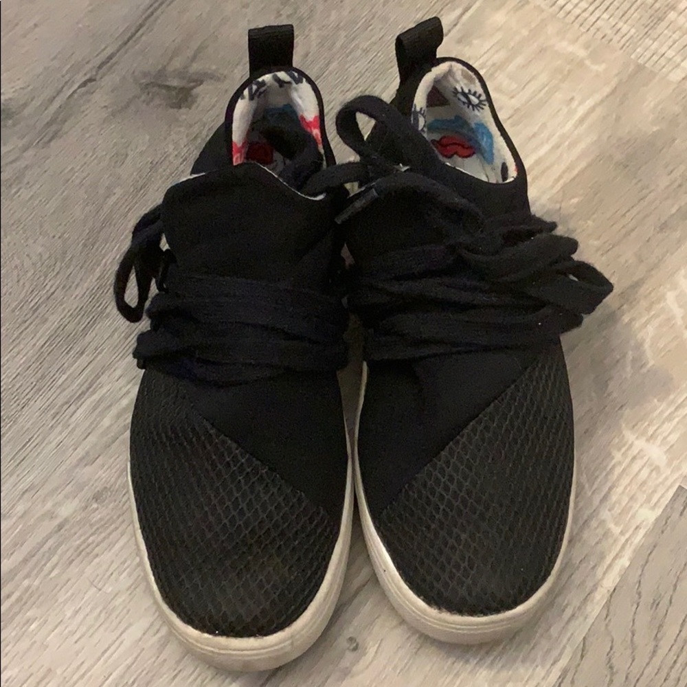 Super cute black neoprene sneakers